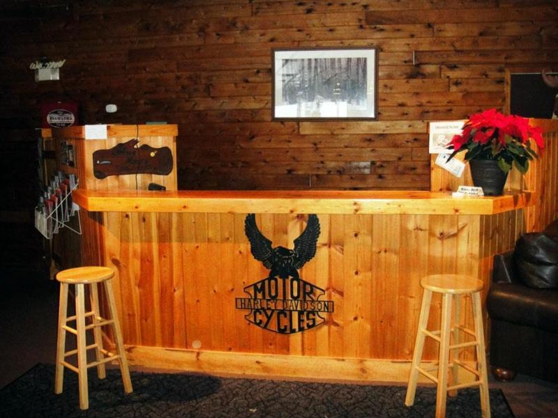 Hiawatha Lodge Inn Игл-Ривер Экстерьер фото